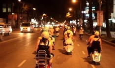 Saigon Vespa Foody Tour - Saigon After Dark