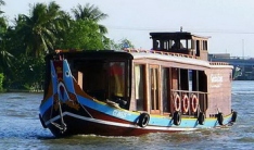 Mekong Cruise - Across border into Cambodia 