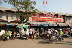 Dong Ba Market