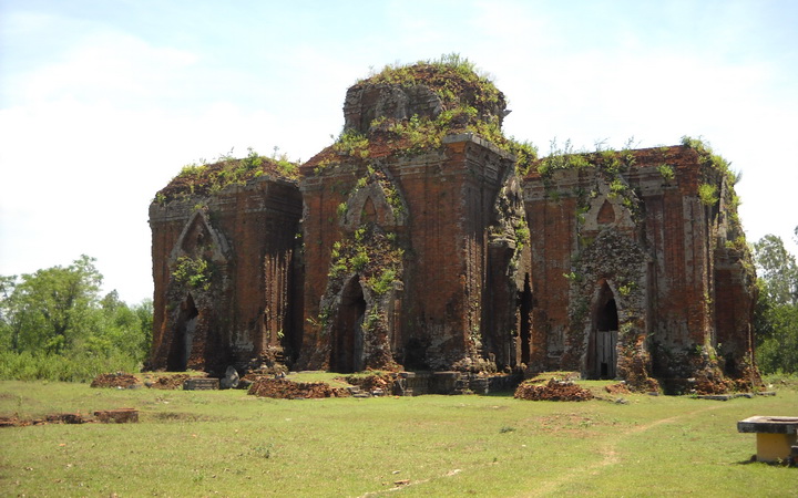 Chien Dan Tower, Quang An, Vietnam