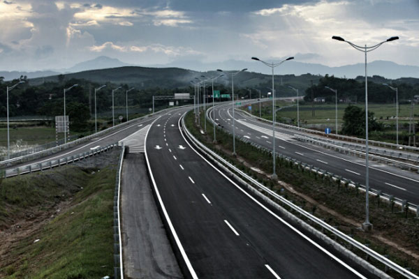 highway Hanoi - Lao Cai