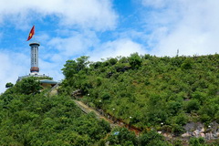 Lung Cu Peak