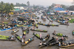 Nga Nam Floating Market