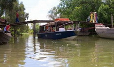 Cu Chi tunnel by speedboat