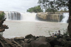 Trinh Nu Waterfall