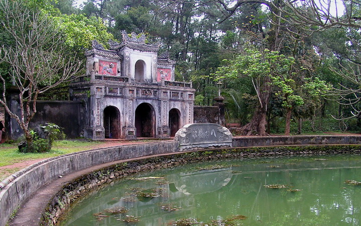 Tu Hieu Pagoda, Hue, Vietnam